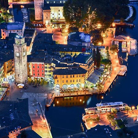 Villa Mimosa - Appartamento 1 - Happy Rentals Desenzano del Garda Kültér fotó