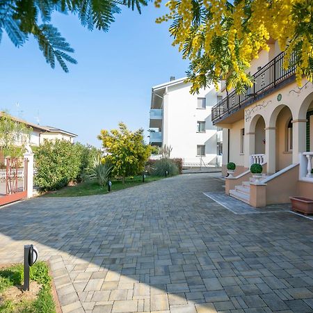 Villa Mimosa - Appartamento 1 - Happy Rentals Desenzano del Garda Kültér fotó